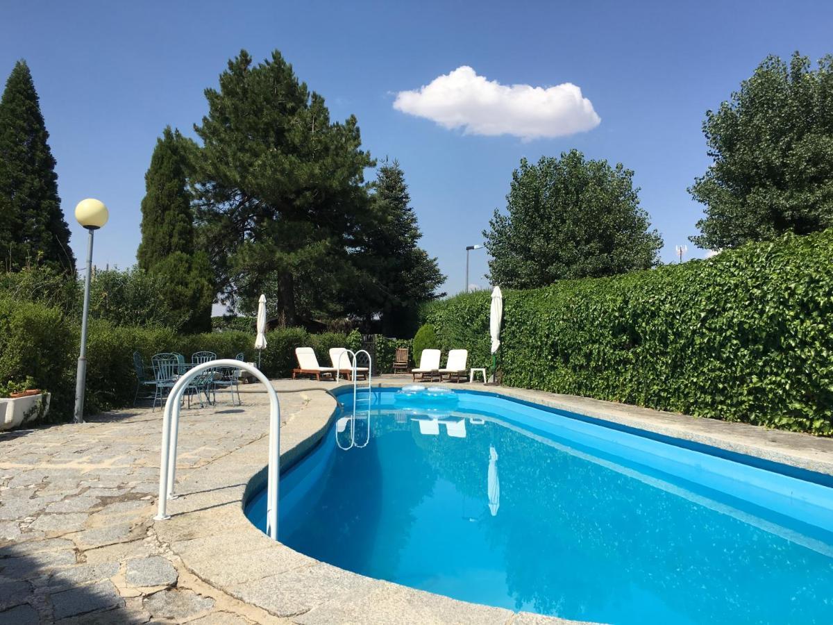 Villa Aurelia - Casa De Campo Con Jardin Y Piscina Entre Madrid Y Segovia Ortigosa del Monte Exterior photo